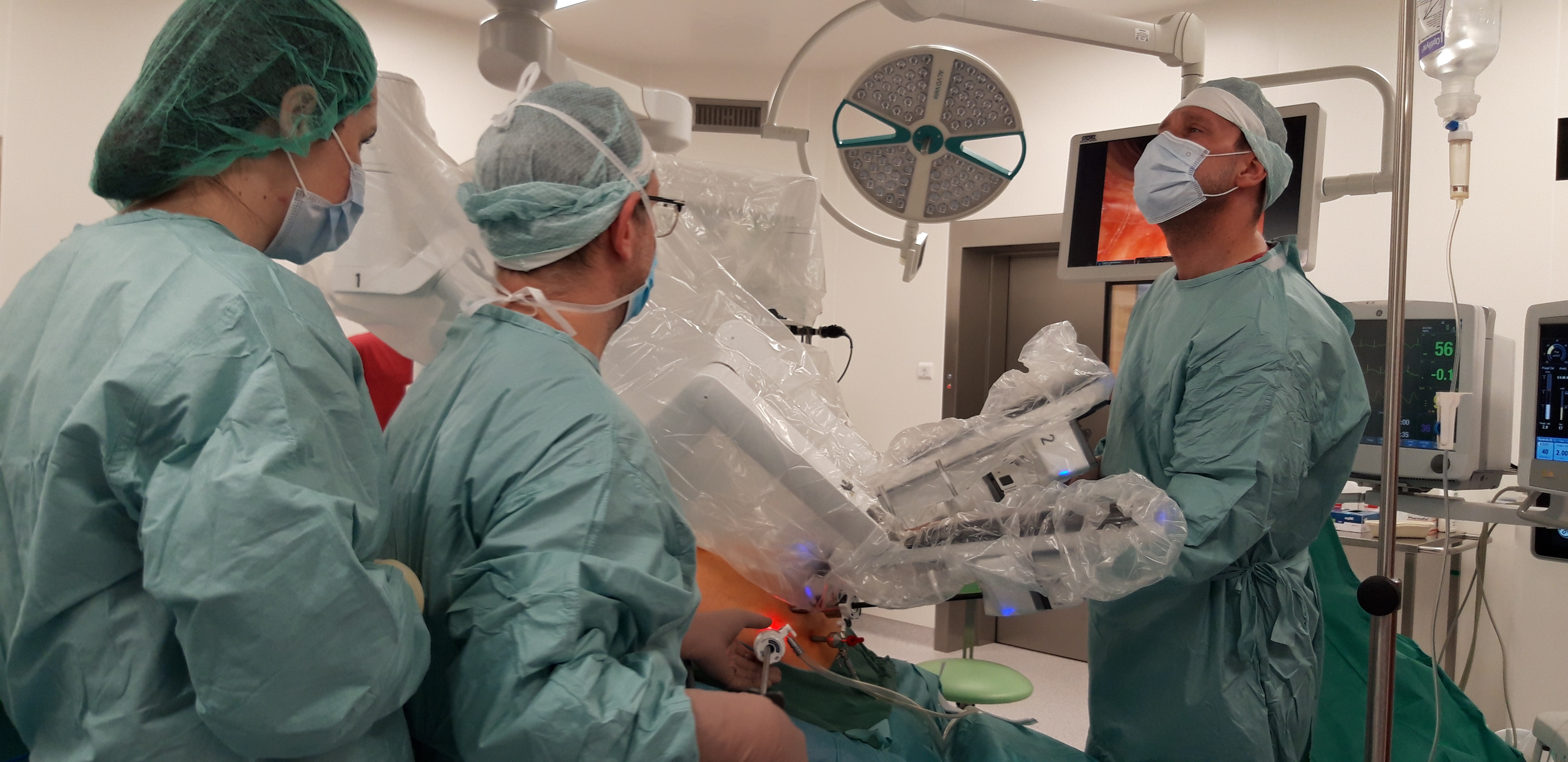 Kolejne operacje ginekologiczne  z użyciem robota Da Vinci